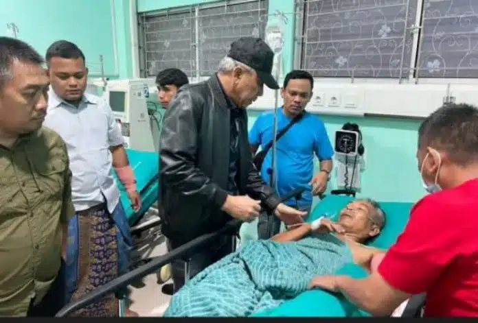 Korban dalam insiden ini adalah Jaksa Jhon Wesly Sinaga dan staf Tata Usaha Kejari Deli Serdang, Acsensio Hutabarat. Keduanya mengalami luka serius akibat serangan tersebut. Korban dalam insiden ini adalah Jaksa Jhon Wesly Sinaga dan staf Tata Usaha Kejari Deli Serdang, Acsensio Hutabarat. Keduanya mengalami luka serius akibat serangan tersebut.