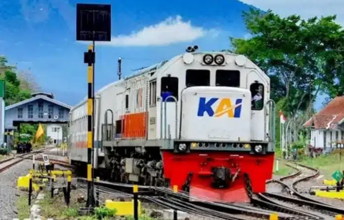 Berdasarkan data KAI Divre II Sumbar sementara per Kamis (29/5/2025), sebanyak 18.189 tiket telah terjual. Angka ini setara dengan 52 persen dari total kapasitas tempat duduk yang disiapkan. Berdasarkan data KAI Divre II Sumbar sementara per Kamis (29/5/2025), sebanyak 18.189 tiket telah terjual. Angka ini setara dengan 52 persen dari total kapasitas tempat duduk yang disiapkan.