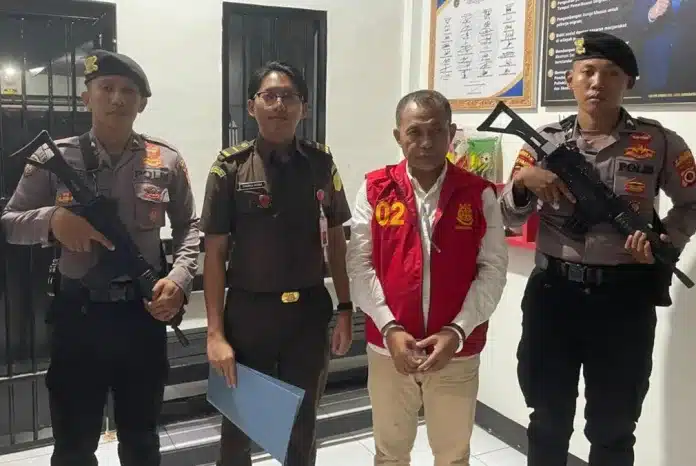 Usai ditetapkan sebagai tersangka, Direktur RSUD Goran Riun berinisial LK langsung ditahan di Rumah Tahanan Negara (Rutan) Kelas III Wahai selama 20 hari, terhitung sejak 23 Juni hingga 12 Juli 2025.