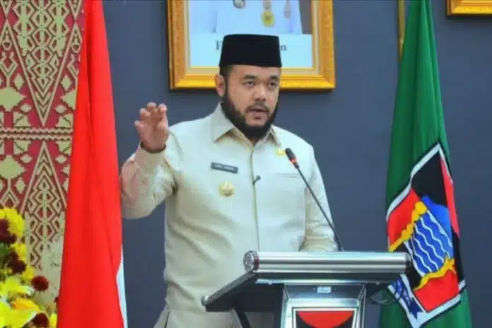 Wali Kota Padang, Fadly Amran, mengambil tindakan tegas dengan menonaktifkan sejumlah pejabat struktural di RSUD Rasidin Padang.
