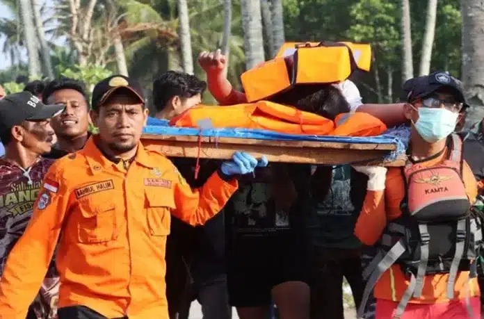 KMP Tunu Pratama Jaya Tenggelam: 29 Selamat, 6 Tewas, 30 Masih Hilang Kantor Basarnas Bali kembali melanjutkan operasi pencarian korban tenggelamnya kapal motor penumpang (KMP) Tunu Pratama Jaya di Selat Bali.