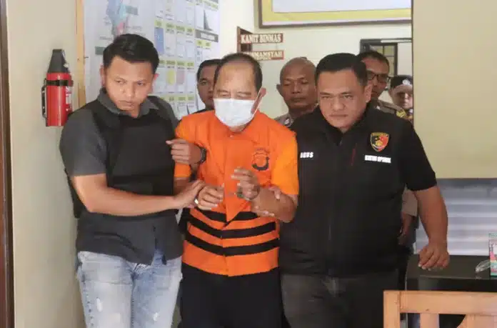 Pembunuhan Sopir Travel di Lampung, Pelaku Terancam Hukuman Mati Kepolisian Resor (Polres) Lampung Selatan berhasil menangkap pelaku pembunuhan terhadap seorang sopir travel yang jasadnya ditemukan di Jalan Terusan Ryacudu, Desa Gedung Agung, Jati Agung, pada Minggu (29/6/2025).