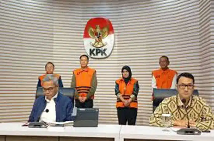 Komisi Pemberantasan Korupsi (KPK) resmi menahan empat dari total delapan tersangka dalam kasus dugaan pemerasan terkait pengurusan Rencana Penggunaan Tenaga Kerja Asing (RPTKA) di Kementerian Ketenagakerjaan (Kemnaker).