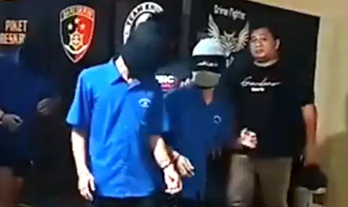 Baru Bebas, Residivis Curanmor Cilegon Kembali Ditangkap Usai Beraksi di 26 Lokasi Belum genap tiga bulan menghirup udara bebas, seorang residivis kasus pencurian kendaraan bermotor (curanmor) kembali ditangkap polisi setelah melakukan aksi serupa di 26 lokasi berbeda.
