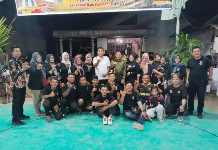 Festival Sipak Rago yang berlangsung selama tiga hari, 11–13 Juli 2025, dibuka secara resmi oleh Wakil Gubernur Sumatera Barat, Uda Vasko Ruseimy, Jum'at (11/7/2025). Turut hadir Camat Koto Tangah Fizlan Setiawan, Tokoh Adat, Tokoh masyarakat, RT dan RW.