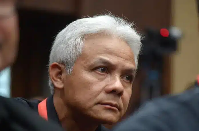 Ketua DPP PDI Perjuangan Ganjar Pranowo menyambut baik langkah pemerintah memberikan amnesti kepada Sekjen PDIP Hasto Kristiyanto. Menurut Ganjar, keputusan tersebut bisa menjadi titik balik dalam penegakan hukum yang adil dan bebas dari intervensi politik.