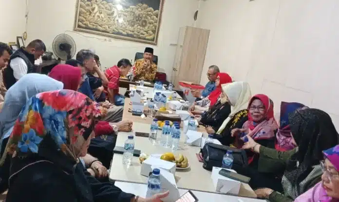 Langkah Novrial Asam Saini: Perkuat Persaudaraan dan Tata Kelola Organisasi Ketua Dewan Pimpinan Daerah (DPD) Ikatan Keluarga Minang (IKM) Tangerang Selatan, Ir. H. Novrial Asam Saini, S.Pd, mengadakan pertemuan sekaligus silaturahmi bersama calon pengurus di Sekretariat IKM, Jalan Tegal Rotan, pada Sabtu (23/8/2025) pukul 13.00 WIB.