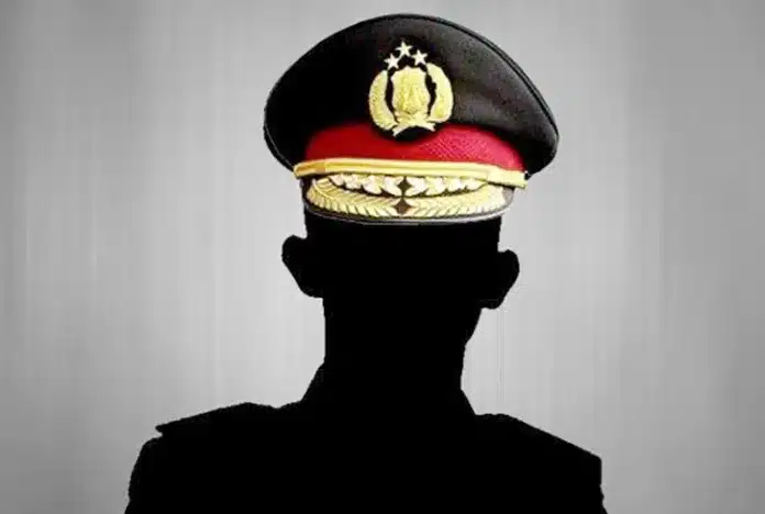 Oknum Polisi Jadi DPO Usai Bobol ATM Tersangka Narkoba Seorang anggota Polri berinisial Brigadir IR resmi masuk dalam daftar pencarian orang (DPO) setelah ditetapkan sebagai tersangka dalam kasus pencurian uang milik tersangka narkoba melalui kartu anjungan tunai mandiri (ATM). (Foto: Ilustrasi)