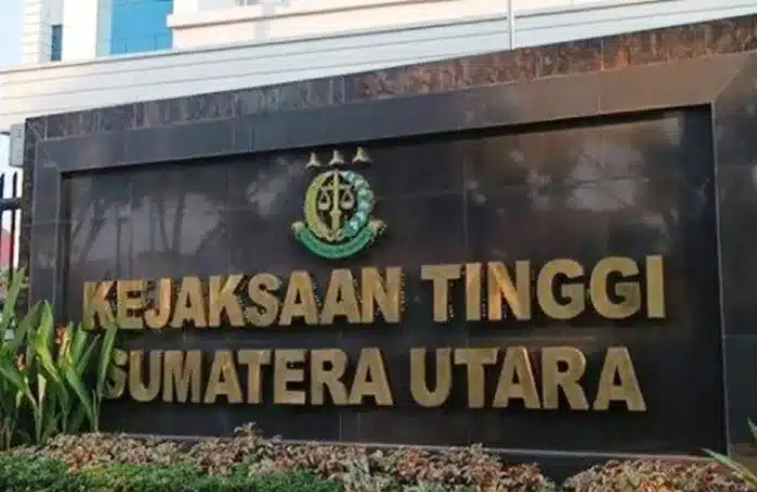 Penyidik Kejaksaan Tinggi Sumatera Utara (Kejati Sumut) memeriksa mantan Bupati Deli Serdang, Ashari Tambunan, terkait dugaan korupsi penjualan aset lahan milik PT Perkebunan Nusantara I (PTPN I) Regional I yang digunakan untuk pembangunan kawasan perumahan elite Citraland di atas lahan seluas 8.077 hektare.