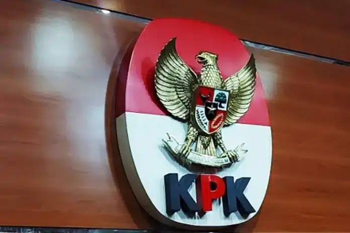 Komisi Pemberantasan Korupsi (KPK) memperluas penyelidikan dugaan korupsi dalam proyek pembangunan rumah sakit umum daerah (RSUD) yang dibiayai melalui Dana Alokasi Khusus (DAK).