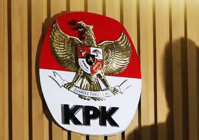 Komisi Pemberantasan Korupsi (KPK) menggeledah kantor Gubernur Riau Abdul Wahid terkait dugaan kasus pemerasan, pemotongan anggaran, dan gratifikasi di lingkungan Pemerintah Provinsi (Pemprov) Riau.