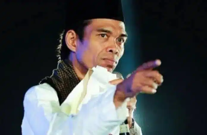 Ustadz Abdul Somad: Embrio Pancasila Bermula dari Minangkabau, Bukan Kebetulan Sejarah Ustadz Abdul Somad (UAS) menegaskan bahwa nilai-nilai dasar Pancasila bukanlah konsep yang muncul tiba-tiba menjelang kemerdekaan Indonesia.