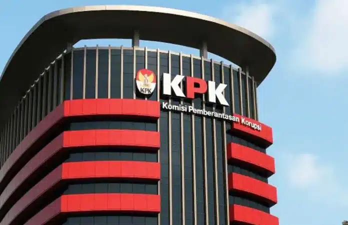 OTT KPK di Kalimantan Selatan: 6 Orang Diperiksa, Polisi Lakukan Pengamanan Ketat Komisi Pemberantasan Korupsi (KPK) kembali menggelar Operasi Tangkap Tangan (OTT) di wilayah Kalimantan Selatan (Kalsel).