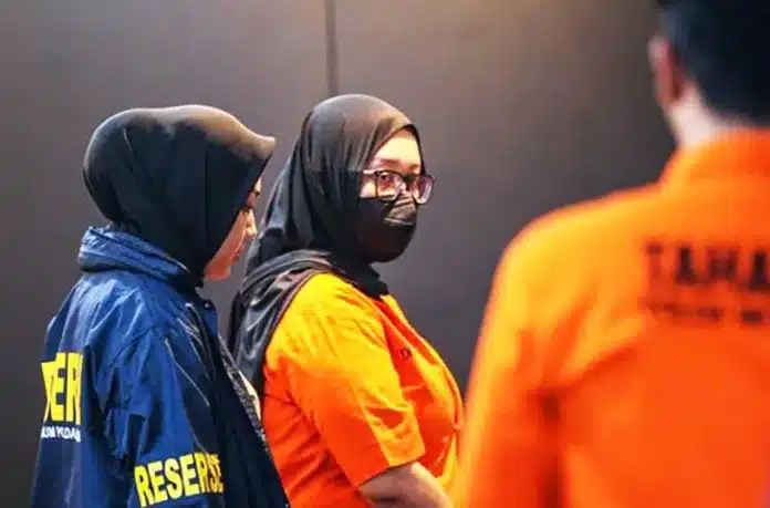 Kasus Penipuan WO Ayu Puspita: 207 Korban Mengadu, Kerugian Capai Rp 11,5 Miliar Kasus penipuan berkedok jasa wedding organizer yang melibatkan Ayu Puspita akhirnya terbongkar secara menyeluruh.