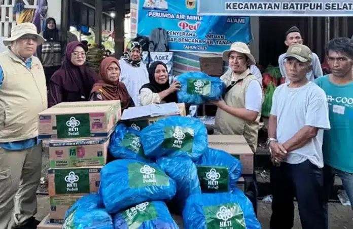 Peduli Korban Bencana, HKTI Salurkan Bantuan Kemanusiaan ke Nagari-Nagari Terdampak di Sumbar Merespons kondisi darurat tersebut, Himpunan Kerukunan Tani Indonesia (HKTI) menunjukkan kepedulian nyata dengan turun langsung ke lokasi terdampak. Melalui gerakan kemanusiaan HKTI Peduli, bantuan disalurkan kepada masyarakat Sumatera Barat yang terdampak paling parah.