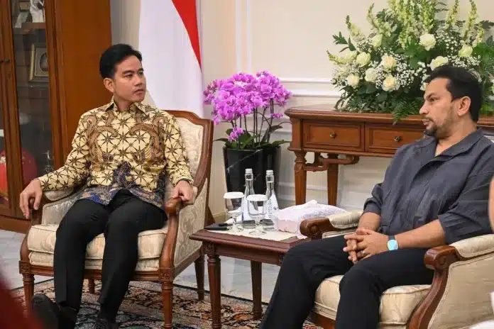 Penyanyi sekaligus dokter bedah plastik Tompi angkat bicara terkait pertemuannya dengan Wakil Presiden RI Gibran Rakabuming Raka, yang sempat menjadi sorotan publik usai dirinya mengkritik materi stand-up comedy Pandji Pragiwaksono soal “mata ngantuk” Gibran. (Foto: Dokumentasi Biro Pers, Media, dan Informasi Sekretariat Wakil Presiden).