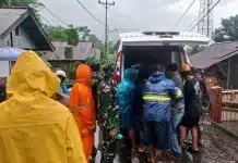 Tragedi Banjir Bandang di Pulau Siau, Enam Warga Meninggal Termasuk Balita Banjir bandang dahsyat menerjang sejumlah wilayah di Pulau Siau, Kabupaten Kepulauan Siau Tagulandang Biaro (Sitaro), Sulawesi Utara, pada Senin dini hari, sekitar pukul 03.00 WITA.
