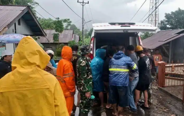 Banjir bandang dahsyat menerjang sejumlah wilayah di Pulau Siau, Kabupaten Kepulauan Siau Tagulandang Biaro (Sitaro), Sulawesi Utara, pada Senin dini hari, sekitar pukul 03.00 WITA.
