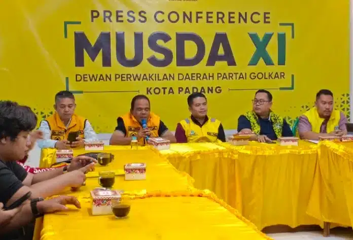 Ketua DPD Partai Golkar Kota Padang, M. Iqra Chissa Putra, menegaskan bahwa Musda XI merupakan agenda strategis partai yang dilaksanakan sesuai dengan Anggaran Dasar dan Anggaran Rumah Tangga (AD/ART) Partai Golkar.