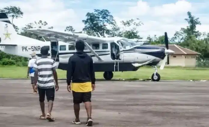 Peristiwa dugaan penembakan oleh KKB itu terjadi pada Rabu (11/2/2026), sesaat setelah pesawat Smart Air mendarat di Bandara Korowai Batu, Kampung Danowage, Distrik Yaniruma, Kabupaten Boven Digoel, Papua Selatan.