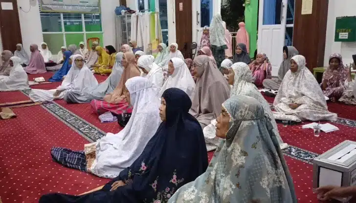 Kegiatan Safari Ramadhan tersebut berlangsung khidmat dan dihadiri oleh jamaah Masjid Abrar serta tokoh masyarakat setempat.