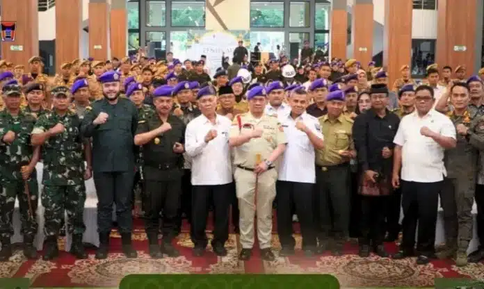 Pelantikan Komandan Resimen Mahasiswa (Menwa) Pagaruyuang Sumatera Barat yang berlangsung di Bagindo Aziz Chan Youth Center pada Rabu (11/3/2026) menarik perhatian sejumlah kalangan.