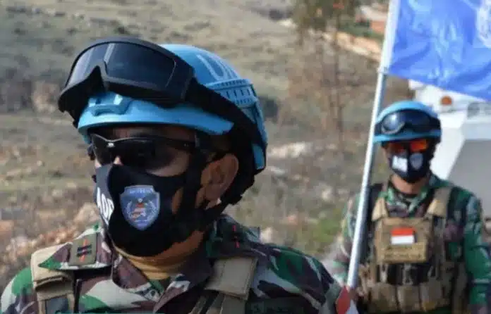 Seorang personel pasukan penjaga perdamaian Perserikatan Bangsa-Bangsa (PBB) yang tergabung dalam United Nations Interim Force in Lebanon (UNIFIL) dilaporkan meninggal dunia setelah sebuah proyektil meledak di pos penjagaan mereka di wilayah Adchit Al Qusayr, Lebanon selatan, Minggu (29/3) malam waktu setempat.