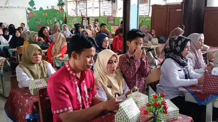 Halal Bihalal SDN 33 Kalumbuk: Erianto Dorong Sekolah Tanpa LKS Mulai 2026 2 Halal Bihalal SDN 33 Kalumbuk