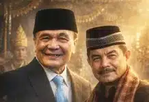 Penolakan Gelar Datuk Jadi Cermin: Antara Integritas dan Nilai Adat Minangkabau Di tengah menghangatnya isu publik terkait pemberian gelar adat di Minangkabau, muncul dua pandangan dari tokoh penting yang justru menghadirkan pelajaran berharga tentang kepemimpinan, integritas, dan nilai budaya.