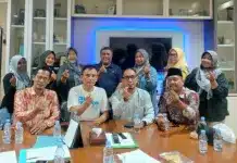 Gebu Minang Padang Matangkan Persiapan Harkitnas 2026, Fokus Bangkitkan UMKM dan Budaya Lokal Dewan Pimpinan Daerah (DPD) II Gerakan Ekonomi dan Budaya (Gebu) Minangkabau Kota Padang menggelar rapat koordinasi untuk mematangkan persiapan peringatan Hari Kebangkitan Nasional (Harkitnas) 2026. Kegiatan tersebut berlangsung di Kantor Sekretariat Gebu Minang Kota Padang, Jumat (24/4/2026).