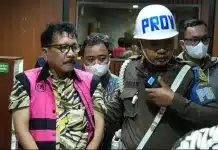 Kejagung Sita Rp12 Miliar dan Aset Sawit, TPPU Eks Pejabat MA Zarof Ricar Terkuak Kejaksaan Agung (Kejagung) menyita sejumlah barang bukti bernilai fantastis dalam kasus dugaan tindak pidana pencucian uang (TPPU) yang menjerat eks pejabat Mahkamah Agung, Zarof Ricar.