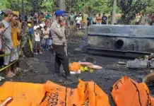 Tragedi Jalinsum Muratara: Bus ALS Tabrak Truk Tangki BBM, 16 Orang Tewas Terbakar Kecelakaan lalu lintas tragis yang melibatkan bus ALS terjadi di Jalan Lintas Sumatera (Jalinsum), tepatnya di Simpang Danau, Kelurahan Karang Jaya, Kecamatan Karang Jaya, Kabupaten Musi Rawas Utara (Muratara), Sumatera Selatan, pada Rabu (6/5/2026) sekitar pukul 12.00 WIB.