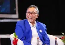 Zulhas Sebut Uang dan Strategi Jadi Penentu Pertarungan Politik Kontestasi politik kembali dikaitkan dengan kekuatan logistik dan finansial. Ketua Umum Partai Amanat Nasional (PAN) yang juga menjabat Menteri Koordinator Bidang Pangan, Zulkifli Hasan (Zulhas) , secara terbuka menyebut kekuatan logistik menjadi salah satu faktor penting dalam memenangkan persaingan politik.
