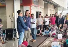 Wajah Baru Pasar Raya Padang Segera Hadir, Pemko Fokus Kenyamanan Pedagang dan Pengunjung Kepala Dinas Perdagangan Kota Padang, Fizlan Setiawan mengatakan, pemerintah daerah saat ini tengah fokus melakukan penataan menyeluruh terhadap kawasan Pasar Raya sebagai pusat ekonomi utama masyarakat Kota Padang.
