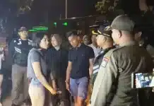 Satpol PP Padang Tegakkan Aturan, PKL yang Rusak Fasilitas Umum Ditindak Kepala Bidang Ketertiban Umum dan Ketentraman Masyarakat Satpol PP Kota Padang, Eka Putra Irwandi, S.Sos., M.M., menjelaskan bahwa langkah penertiban terpaksa dilakukan karena masih adanya pedagang yang mengabaikan imbauan serta peringatan yang telah diberikan sebelumnya oleh petugas.