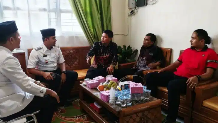 Kegiatan perpisahan yang diikuti siswa dari sejumlah kelas itu turut dihadiri anggota Tim Percepatan Pembangunan (TPP) Kota Padang Irwan Basir Rajo Alam serta Camat Kuranji Rozaldi Rosman, S.STP., M.Si.