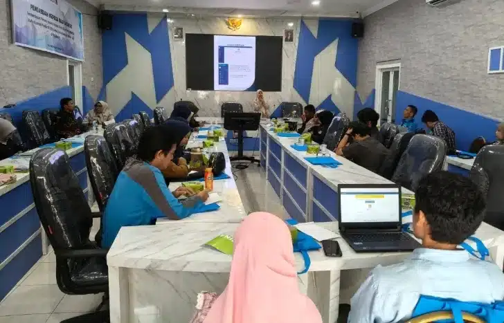 TPP Kota Padang dan Unand Kolaborasi Cetak Wirausahawan Muda melalui Inkubasi Bisnis 1 Universitas Andalas (Unand) bekerja sama dengan Pemerintah Kota Padang menggelar kegiatan Pengabdian kepada Masyarakat bertajuk “Pemberdayaan Pemuda melalui Inkubasi Bisnis dalam Pengembangan Usaha Ekonomi Produktif (UEP) Karang Taruna Berbasis Potensi Lokal” yang diikuti pengurus dan anggota Karang Taruna se-Kota Padang, Selasa (3/6/2026).