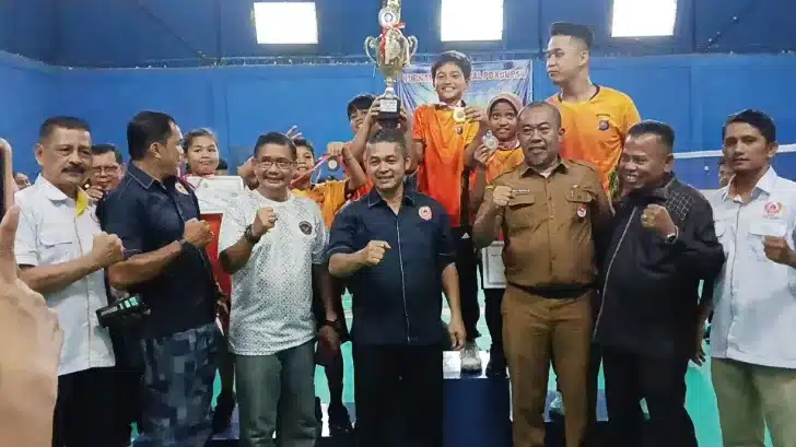 Fadly Amran Resmi Tutup Anak Nagari Cup I, Targetkan Atlet Padang Raih Emas PON 1 Ketua Umum KONI Kota Padang, Erianto, menyampaikan apresiasi atas suksesnya penyelenggaraan turnamen yang berlangsung dengan lancar, aman, tertib, dan menjunjung tinggi sportivitas.