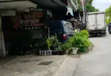 Alih Fungsi Trotoar Makin Marak, Satpol PP dan Pemko Padang Diminta Jangan Tutup Mata Berdasarkan pantauan kondisi trotoar di lapangan, di sejumlah titik sepanjang Jalan Dr. M. Hatta yang melintasi Kecamatan Kuranji hingga Kecamatan Pauh menuju kawasan Kampus Universitas Andalas (Unand), trotoar yang dibangun menggunakan anggaran negara kini banyak mengalami alih fungsi.