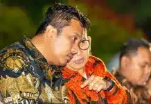 Sumbar Diusulkan Jadi Daerah Istimewa, Fadli Zon: Tanpa PDRI Mungkin Tak Ada NKRI Gagasan menjadikan Sumatera Barat sebagai daerah istimewa kembali mengemuka. Wakil Gubernur Sumatera Barat, Vasko Ruseimy, secara resmi mengusulkan agar Sumbar memperoleh status daerah istimewa kepada Menteri Kebudayaan Republik Indonesia, Fadli Zon, dalam Seminar Internasional bertajuk “Bridging Friendship: Strengthening Indonesia-Netherlands Diplomatic Ties via Bukittinggi-Amsterdam” yang digelar di kawasan Jam Gadang, Bukittinggi, Sabtu malam (20/6/2026).