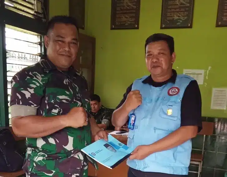 Dukung Arah Kebijakan Presiden Prabowo, Koperasi Tambang Rakyat Sakato Jaya Resmi Laporkan Keberadaannya ke Pemkab Sijunjung 3 Ketua IKTN Sumbagteng sekaligus pengurus Koperasi Produsen Tambang Rakyat Sakato Jaya, Fauzi Juanda, didampingi Pengawas Koperasi Afrizal, surat pemberitahuan tersebut disampaikan kepada Kodim 0310/SS.