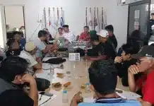 Satgas KONI Kota Padang Gelar Rapat Koordinasi, Fokus Pembinaan Atlet dan Target Juara Umum PORPROV XVI Dalam rangka memantapkan persiapan Kontingen Kota Padang menghadapi Pekan Olahraga Provinsi (PORPROV) XVI Sumatera Barat Tahun 2026, Satuan Tugas (Satgas) KONI Kota Padang menggelar rapat koordinasi bersama seluruh Pengurus Cabang (Pengcab) olahraga di Kantor KONI Kota Padang, Jalan Rasuna Said Nomor 56, Jumat (24/7/2026).