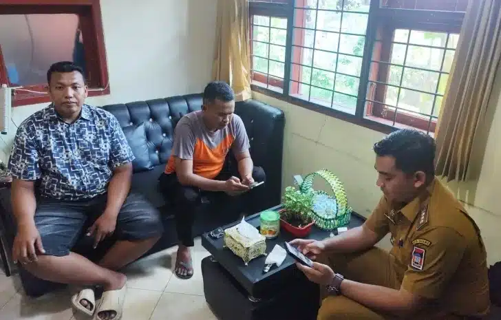 Pemerintah Kecamatan Kuranji, Kota Padang, bergerak cepat menindaklanjuti beredarnya video viral di media sosial yang memperlihatkan aksi sejumlah perempuan berpakaian terbuka berjoget dalam sebuah hiburan organ tunggal di Jalan Rimbo Tarok, Kelurahan Kuranji.