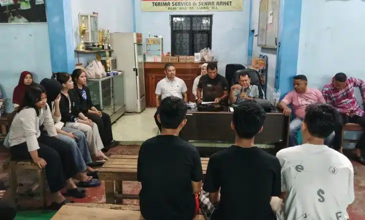 Persiapan kejuaraan berlangsung di Hall Datuk, Kelurahan Kuranji, Kecamatan Kuranji, Kota Padang, Kamis (20/8/2026). Pertandingan dijadwalkan mulai Jumat (21/8/2026) pukul 14.00 WIB dan berlangsung hingga malam hari.