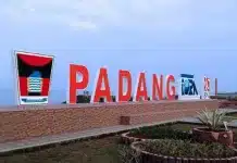 Padang Punya Modal Wisata Kelas Dunia, Tantangan Pemko Benahi Pariwisata demi Gaet Wisman Kota Padang memiliki modal besar untuk berkembang menjadi salah satu destinasi wisata unggulan bertaraf internasional. Kekayaan kuliner, adat dan budaya, serta panorama alam menjadi keunggulan yang dapat menarik lebih banyak wisatawan mancanegara (Wisman).