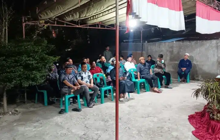 Jemaah Mushalla Nurul Hasanah di Komplek Griya Emya Hasanah, Jalan Arai Pinang, Kelurahan Pagambiran Ampalu Nan XX, Kecamatan Lubuk Begalung, Kota Padang, menggelar peringatan Maulid Nabi Muhammad SAW 1448 Hijriah, Minggu (23/8/2026).