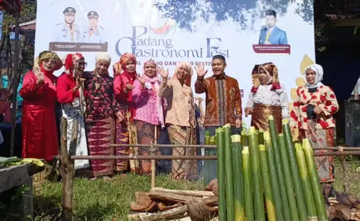 Erianto Gelar Padang Gastronomi Fest Malamang dan Food Festival, Angkat Tradisi Kuliner Minangkabau 3 Padang Gastronomi Fest Malamang dan Food Festival dijadwalkan berlangsung selama dua hari, yakni pada 29 hingga 30 Agustus 2026.