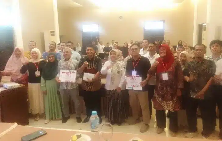 Irwan Basir Bongkar Penyebab Koperasi Mati Suri: Pengurus Tak Aktif hingga Pembukuan Berantakan 2 Ketua Dewan Koperasi Indonesia Daerah (Dekopinda) Kota Padang, Irwan Basir Dt. Rajo Alam, SH., MM., menegaskan bahwa lemahnya manajemen menjadi salah satu persoalan utama yang menyebabkan banyak koperasi tidak mampu bertahan dan akhirnya mengalami kondisi mati suri.