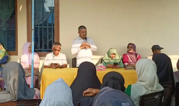 Reses Erianto di Kuranji: Warga Soroti Jalan Rusak, Drainase hingga Minim Penerangan 1 Anggota DPRD Kota Padang dari Daerah Pemilihan (Dapil) Padang II, Kecamatan Kuranji, Erianto, melaksanakan reses masa sidang I Tahun 2026–2027 di Jalan Kampung Marapak, RT 01/RW 06, Kelurahan Kalumbuk, Kecamatan Kuranji, Kota Padang, Jumat (4/9/2026) sore.