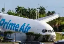 Mengerikan! Pesawat Kargo Amazon Tabrak Kendaraan di Miami, 5 Orang Tewas Kecelakaan mengerikan melibatkan pesawat kargo milik Amazon terjadi di Bandara Internasional Miami, Amerika Serikat (AS), Minggu (6/9/2026) waktu setempat.